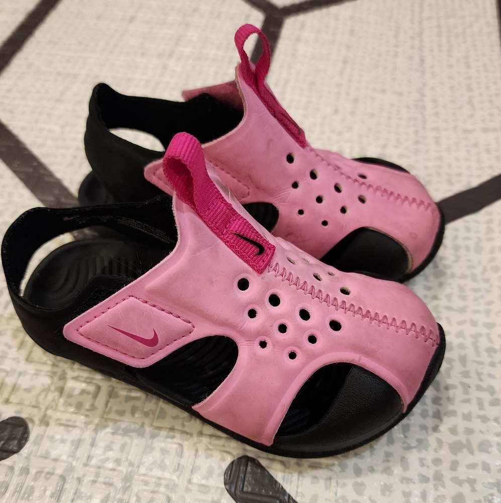 *Nike Toddler Sandals*